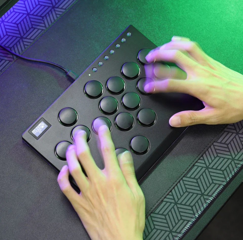Haute42 M16 being used on a desktop